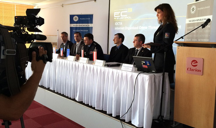 V CLARION CONGRESS HOTELU OSTRAVA JEDNAJÍ ARMÁDNÍ A POLICEJNÍ ŠPIČKY V RÁMCI DNŮ NATO