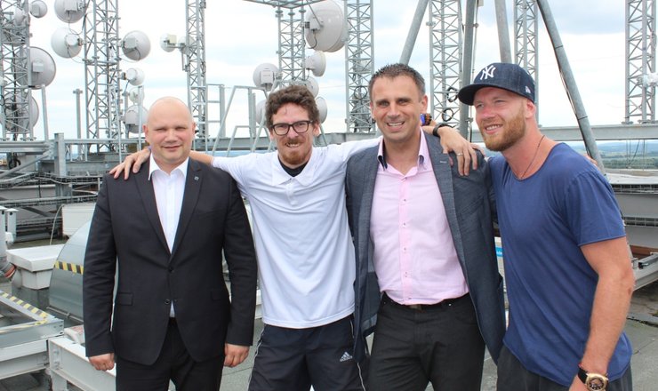 Běh na střechu Clarionu pomohl dětem