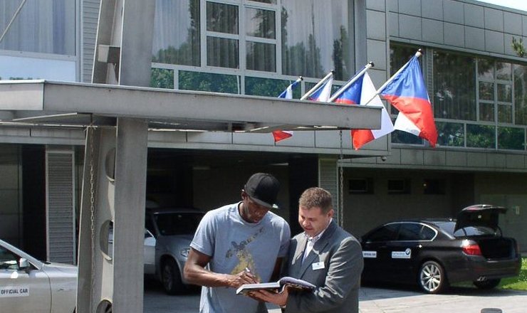 USAIN BOLT ZARIL NA ATLETICKEM MÍTINKU ZLATÁ TRETRA I V OSTRAVSKÉM CLARIONU