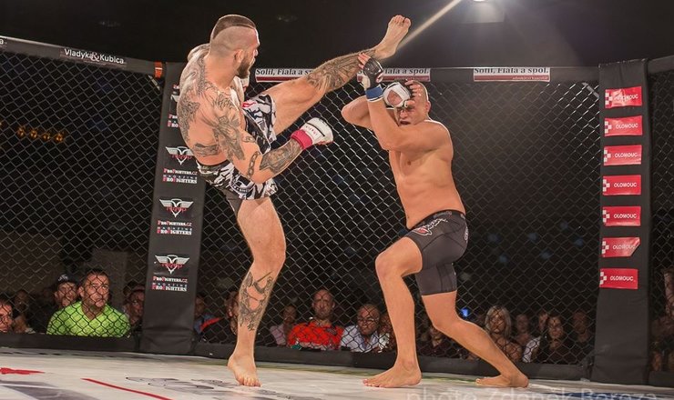 Clarion Congress Hotel Olomouc hostil prestižní galavečer zápasů v kleci