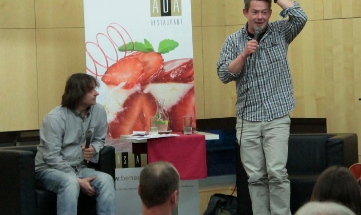 NEJZNÁMĚJŠÍ ČESKÝ TAXIKÁŘ ALEŠ HÁMA ODSTARTOVAL NOVOU TALK-SHOW V ÚSTECKÉM CLARIONU